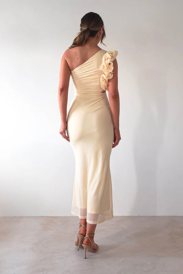 Single shoulder strap tight waist cinching dress with three-dimensional lace