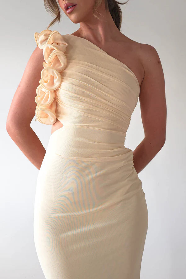 Single shoulder strap tight waist cinching dress with three-dimensional lace