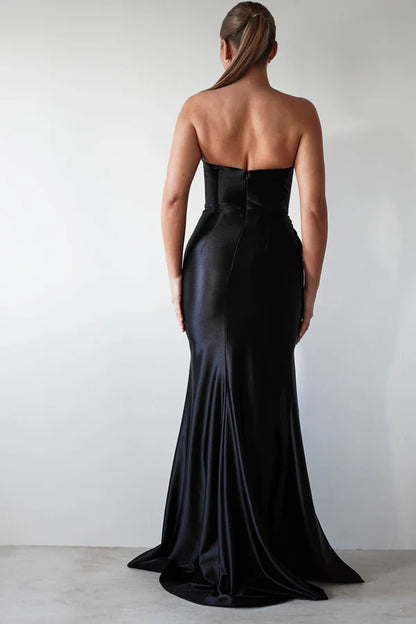 Sleeveless model tight corset mermaid dress with side slit