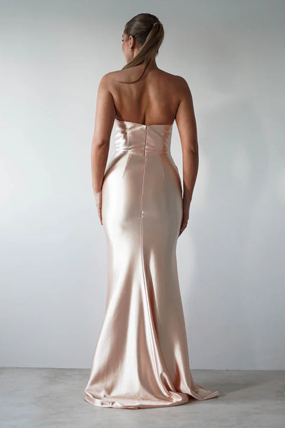 Sleeveless model tight corset mermaid dress with side slit