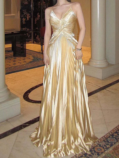 Golden pleated V-neck slim suspender ball gown